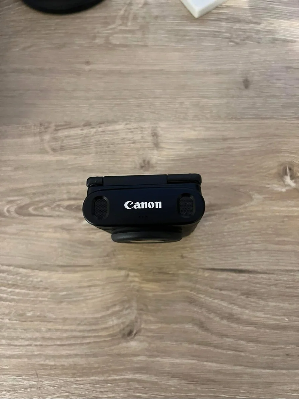 Canon Powershot V10